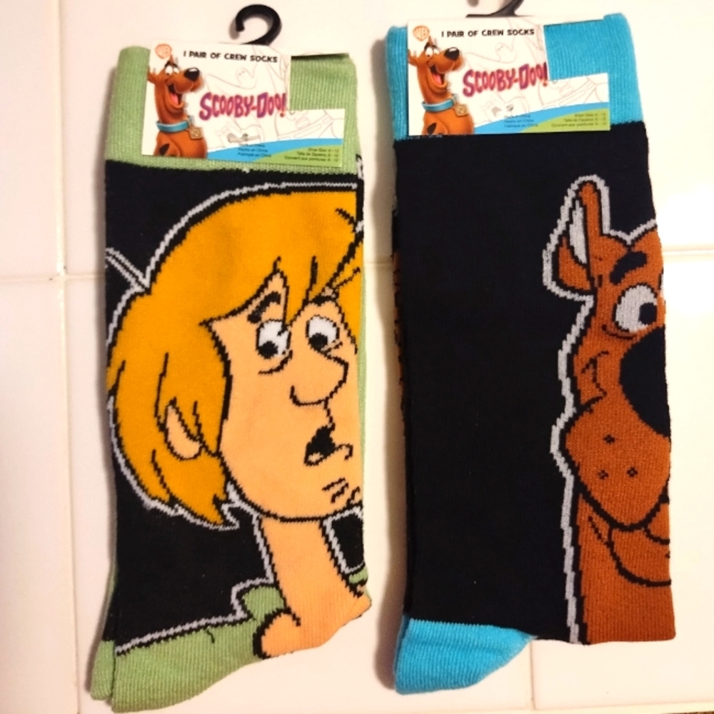 2 Pair Novelty Crew Socks Scooby Doo and Shaggy Shoe Size 6-12